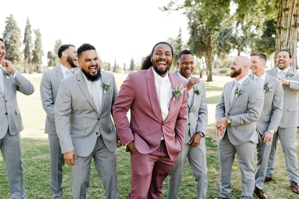 Some Creative Ways for Grooms to Stand Out From the Groomsmen