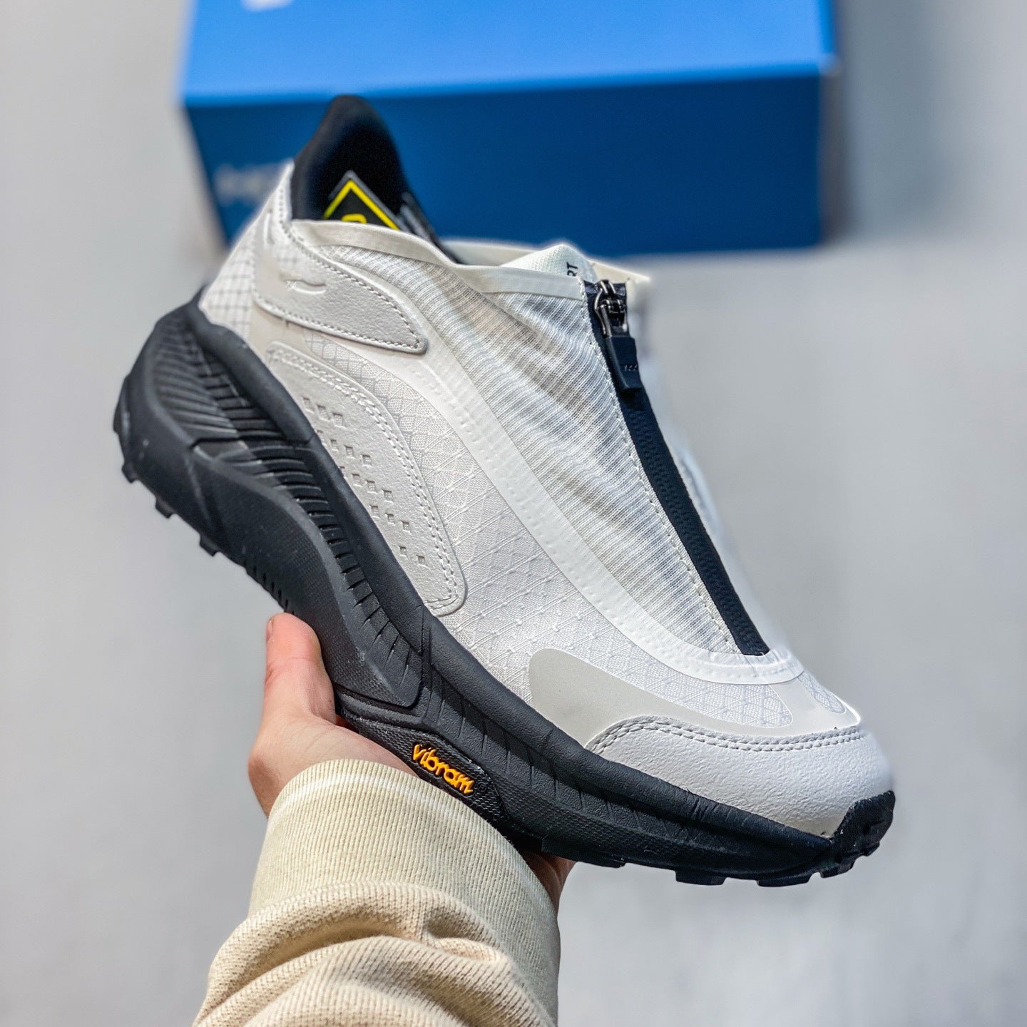 HOKA ONE ONE Unisex Trail Running Shoes Waterproof Hiking Sneakers Thick Sole Outdoor Trainers All‑Terrain Footwear