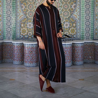 Arabian Black Loose-Fit Muslim Men Robe Thin Stripe Printed Elegant Kaftan | 1133974