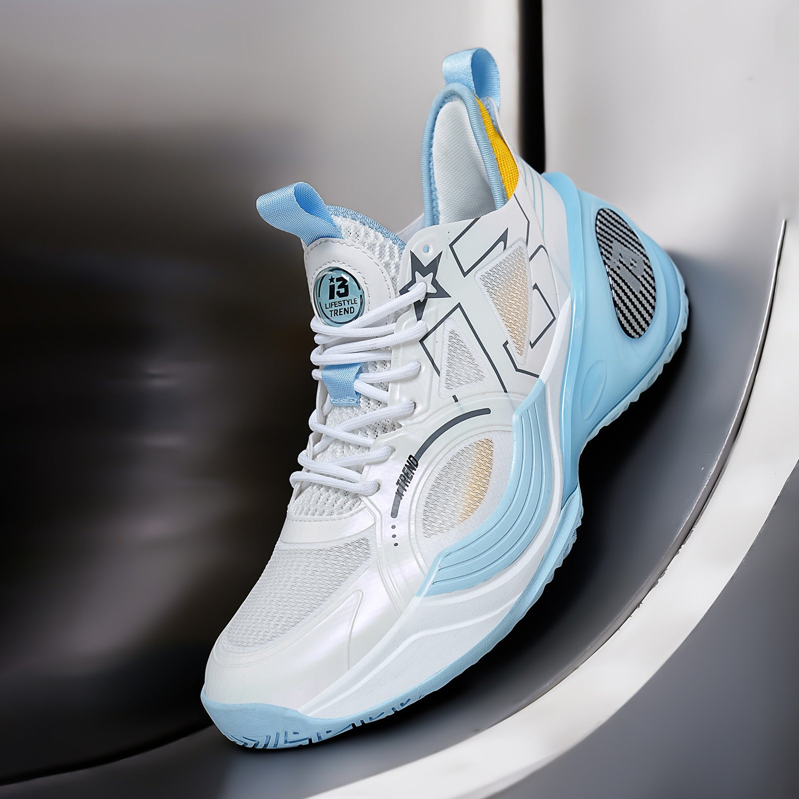 Men’s High-Performance Basketball Shoes – Seamless Knit Court Sneakers | A500